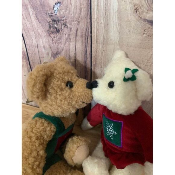 Hallmark Kiss Kiss Mistletoe Bear 10" Plush Stuff - Picture 4 of 9